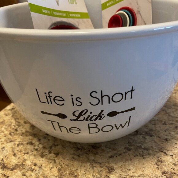 World Market Ceramic Bowl / Food Network Magnetic Measuring Cups - 3 piece set - Picture 1 of 14